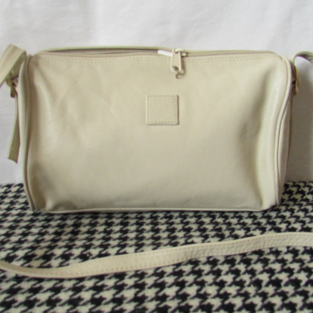 Giani Bernini Cream Genuine Leather Crossbody Bag